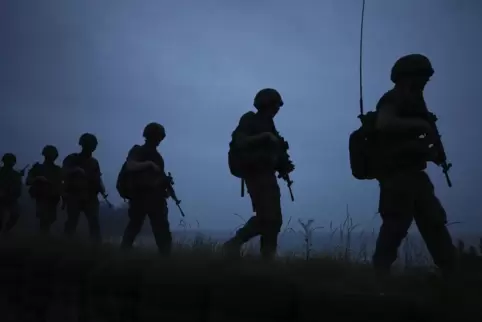 Südkoreanische Marineinfanteristen auf Patrouille.