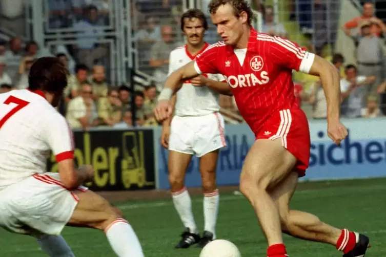 Mit seinem Vorwärtsdrang hat sich Hans-Peter Briegel in seiner Zeit beim 1. FC Kaiserslautern in der Bundesliga durchgesetzt und