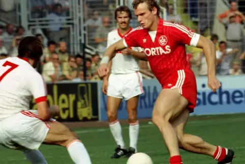 Mit seinem Vorwärtsdrang hat sich Hans-Peter Briegel in seiner Zeit beim 1. FC Kaiserslautern in der Bundesliga durchgesetzt und