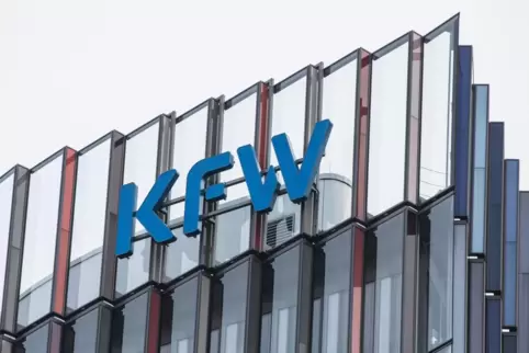 Die staatliche KfW Bankengruppe in Frankfurt soll die Wirtschaft wieder ankurbeln.