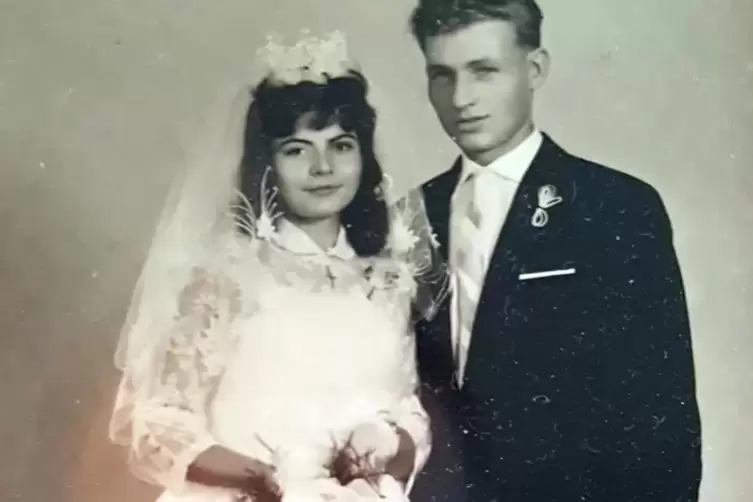 Am 24. Juni 1960 haben dann die Hochzeitsglocken in Schifferstadt gel&auml;utet. 