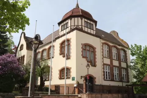 Eine Sanierung des Kirchheimer Shculgebäudes wäre nicht wirtschaftlich. Das Gleiche gilt für Kleinkarlbach.