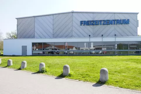 Noch weiß niemand, wann das Schwimmbad im Blieskasteler Freizeitzentrum wieder öffnet. Noch weiß niemand, wann das Schwimmbad im Blieskasteler Freizeitzentrum wieder öffnet.