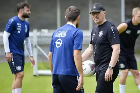 Trainer und Sportdirektor bei Lok Leipzig: Wolfgang Wolf – als Wahl-Bad-Dürkheimer viel aufder Autobahn unterwegs. 