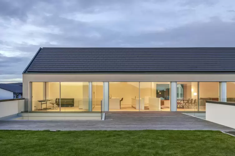 In der Landschaft leben: R&uuml;ckseite von Haus L. 