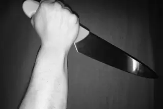Das Brotmesser hatte der Mann bereits weggeworfen, als die Polizei eintraf.