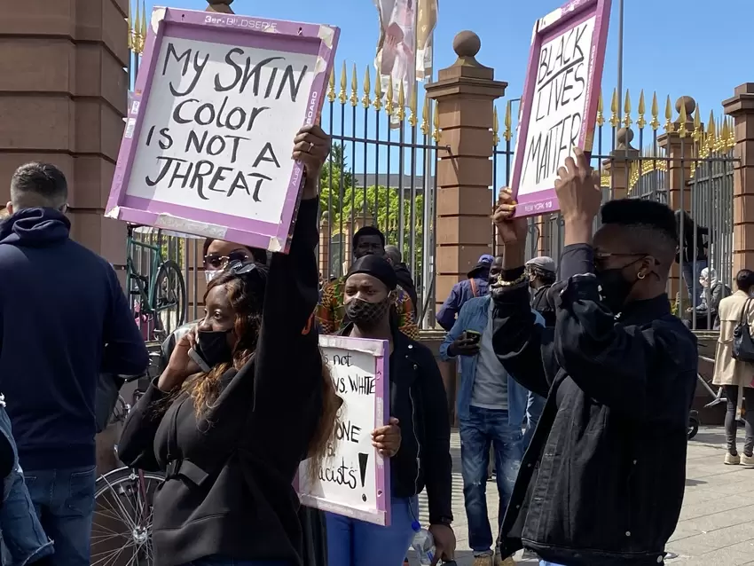 Mannheim_Silent_Demo_gegen_Rassismus_2020_06_06_-01-_JUNI