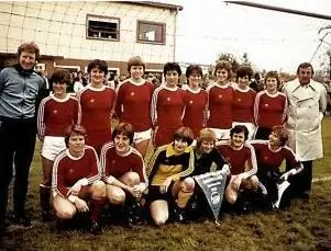 1980 wird Danner (hintere Reihe dritte von rechts) mit dem FCB bayerischer Meister.