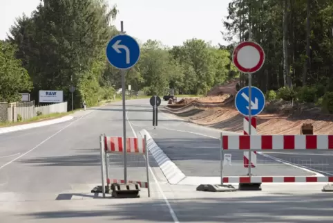 Ein laufendes Projekt, das Stadt und Kreis miteinander verbindet, ist der Radwegebau zwischen Kindsbach und Einsiedlerhof. 
