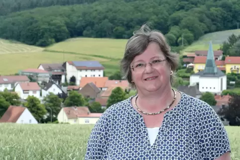 Ist seit gut einem Jahr Ortsbürgermeisterin der knapp über 500 Einwohner zählenden Gemeinde Oberwiesen: die selbstständige Bürok