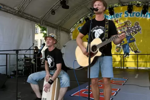 David Hällmeyer (links) und Stephan Scholz wollen am Samstag zusammen mit anderen Bobenheim-Roxheimer Musikern allen Trost spend