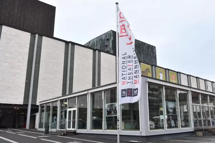 Ärger um mögliche Ausweichspielstätten: Sanierungsfall Nationaltheater Mannheim. 