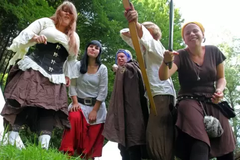2013 begannen die Waldritter mit Freizeitangeboten und Rollenspielen im Hollertal.