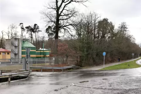 Das neue Blockheizkraftwerk im Kandeler Klärwerk wird etwas günstiger als zunächst gedacht. 
