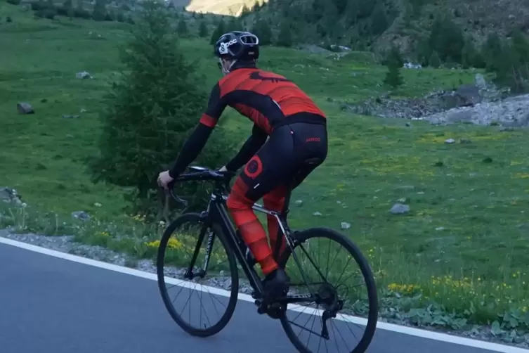 Joshua Gohl fährt gerne Rennen in den Alpen. Er mag es, wenn es bergauf geht. 