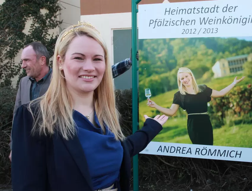 Pfälzische Weinkönigin 2012/2013:Andrea Römmich aus Edenkoben