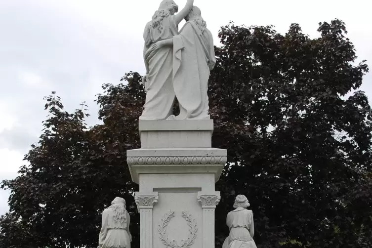 Das Denkmal f&uuml;r die &bdquo;Slocum&ldquo;-Opfer auf dem All Faith-Friedhof in Queens / New York.