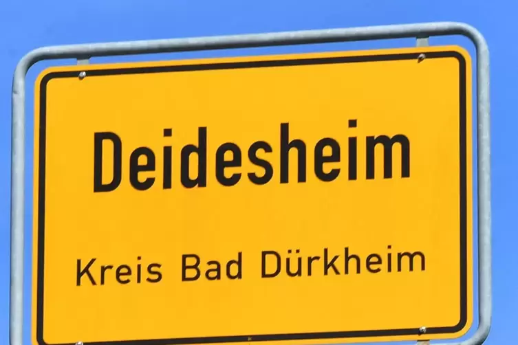 In Deidesheim kam es in der Nacht zu Sonntag in einem Wohnhaus zu einem Dachstuhlbrand. 
