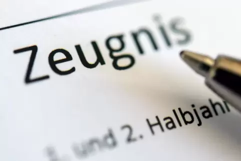 In ungewöhnlichem Rahmen haben Schüler dieses Jahr ihre Zeugnisse bekommen.