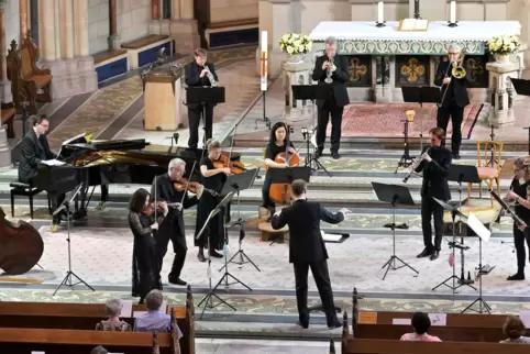 Die Deutsche Staatsphilharmonie beim Konzert in der Speyerer Gedächtniskirche. 