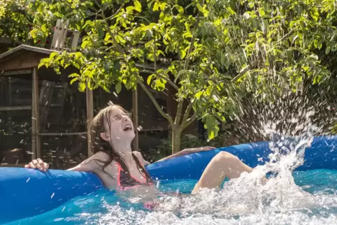 Private Pools und Planschbecken könnten beim erhöhten Wasserverbrauch eine Rolle spielen. 