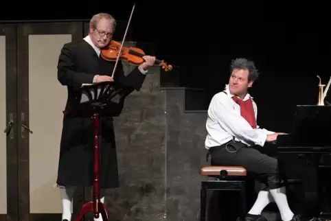Ausdrucksvoll: Pianist Markus Ecseghy als Beethoven. Der Geiger Jefferson Schöpflin tritt neben ihm als Ignaz Schuppanzigh auf.