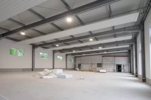Lichtdurchflutet: Lampen und große Fenster machen die neue Halle sehr hell.