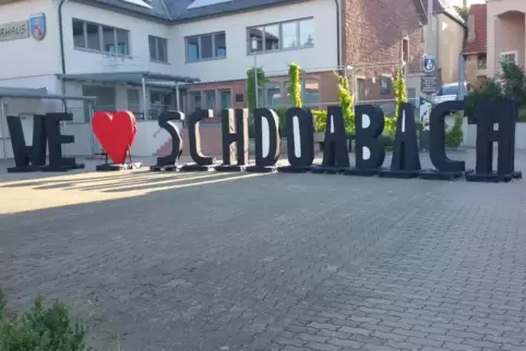 Statt Kerwe in Steinbach gibt es einen Liebesbeweis an den Ort.
