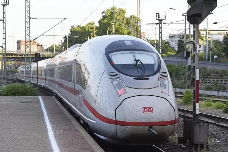 Von den vier Zügen, die derzeit montags bis freitags wieder von Mannheim (Foto) nach Paris fahren, nehmen drei den Weg über Kais