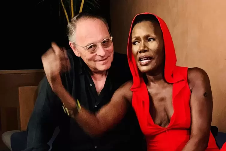 Filmemacher Gero von Boehm und Grace Jones, mit der er f&uuml;r den Film &bdquo;Helmut Newton &ndash; The Bad And the Beauatiful&ldquo; zusammengearbei
