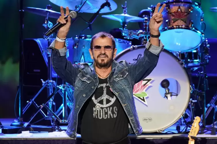 Ringo Starr: Ex-Beatle feiert 80. Geburtstag im Internet. 
