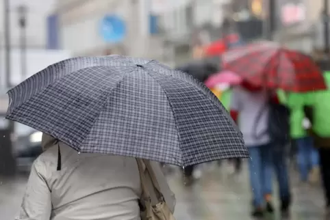 Am Freitag kann es laut Wetterdienst Schauer in Rheinland-Pfalz geben. 