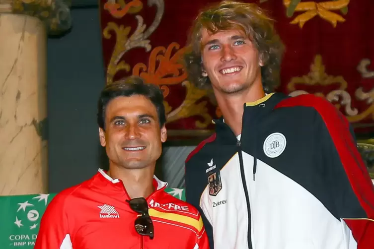 Beim Davis Cup vor zwei Jahren: Alexander Zverev (rechts) und David Ferrer im Rathaus von Valencia. 