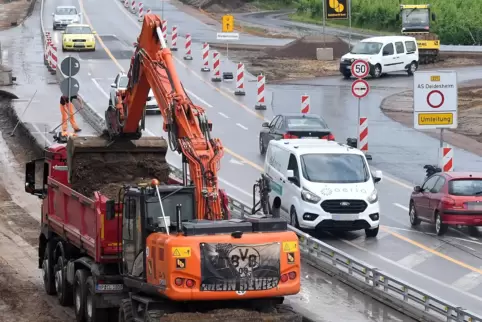 Seit März laufen die Arbeiten an der B 271. 