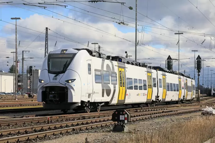 Die Mireo-Triebwagen werden ab Dezember zunächst auf rechtsrheinischen S-Bahn-Linien eingesetzt. Ab Ende 2021 fahren sie auch au