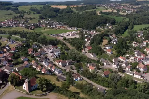 Theisbergstegen und Godelhausen: Das war das erste Foto unserer Serie, die den Kreis Kusel aus der Vogelperspektive zeigt. Theisbergstegen und Godelhausen: Das war das erste Foto unserer Serie, die den Kreis Kusel aus der Vogelperspektive zeigt.