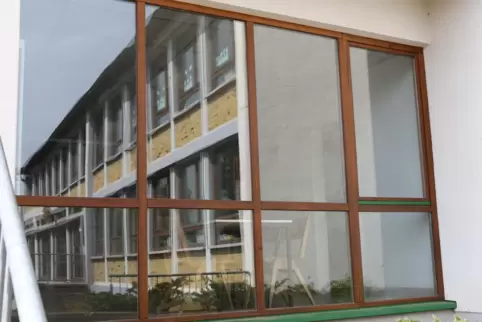 Hier spiegelt sich die Grundschule Kleinkarlbach.
