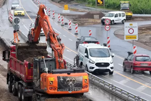 Seit März laufen die Arbeiten an der B 271. 