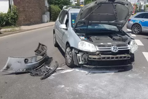 Circa 10.000 Euro Schaden sind bei einem Unfall in der Weinstraße in Wachenheim enstanden. 