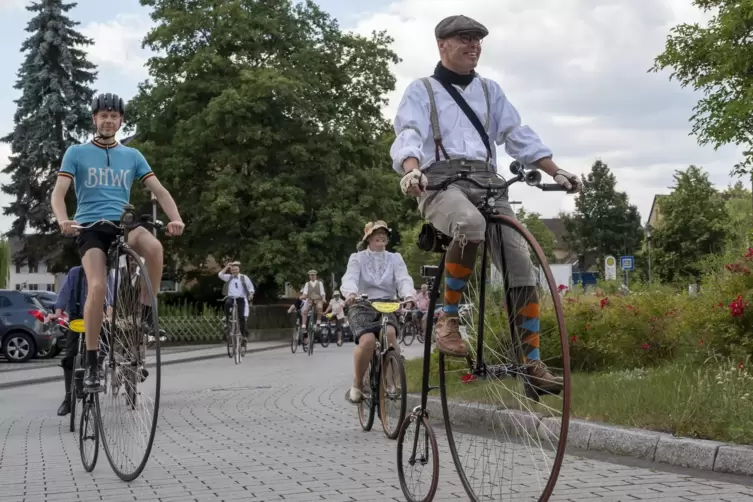 Mit Hochrädern und anderen historischen Fahrrädern ging es auf dem Glan-Blies Weg von Staudernheim nach Lauterecken und zurück.