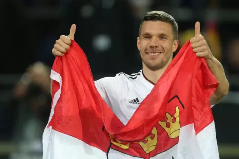 Kölner, Deutscher, Pole, Europäer: DFB-Kicker und Fanliebling Lukas Podolski.