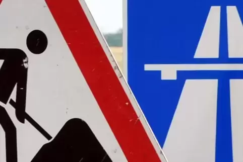 Bauarbeiten beginnen an der Überleitung in Richtung Zweibrücken.