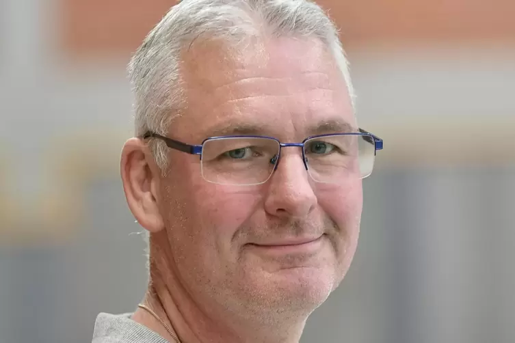 Packt an: Trainer Stefan Bullacher. 