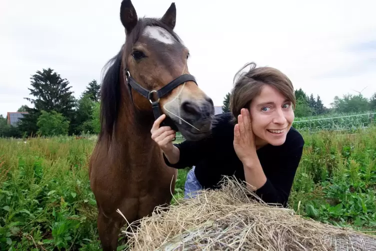 Pferdegeflüster: Esther Paulus hört genau hin, was die Tiere ihr sagen wollen.