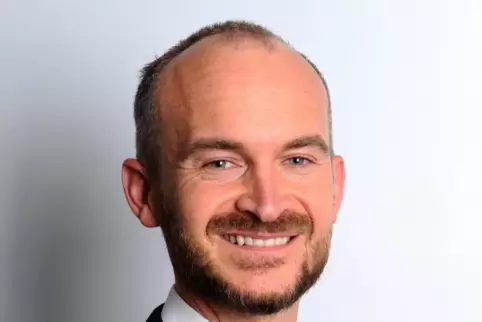 Beschäftigt sich mit der konservativen und operativen Therapie von Schulterbeschwerden: Benjamin Scheder.
