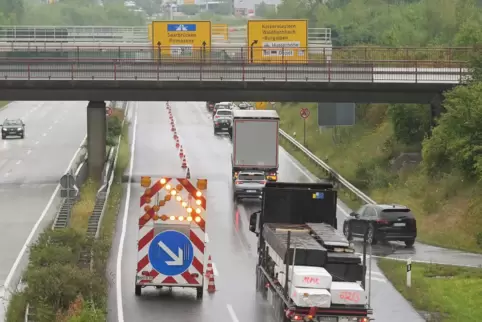 Stau auf der B10