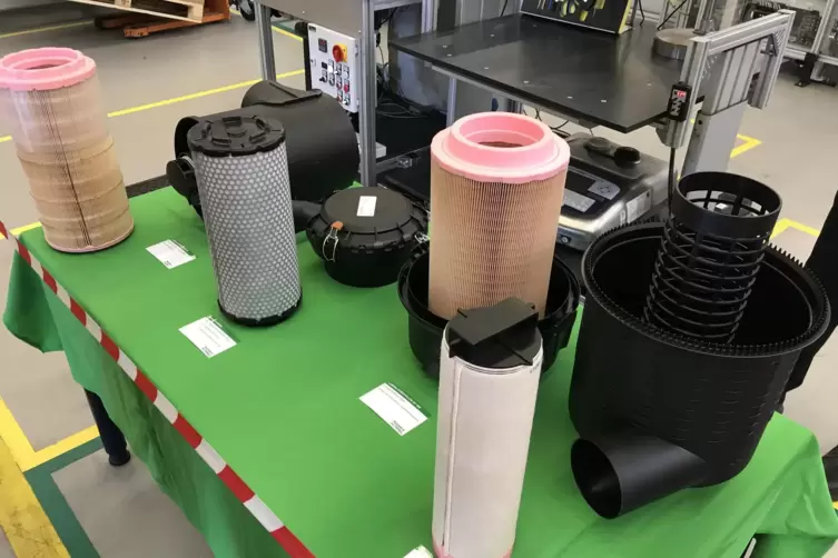 Sichtbare Unterschiede: Filter aus der neuen Anlage.