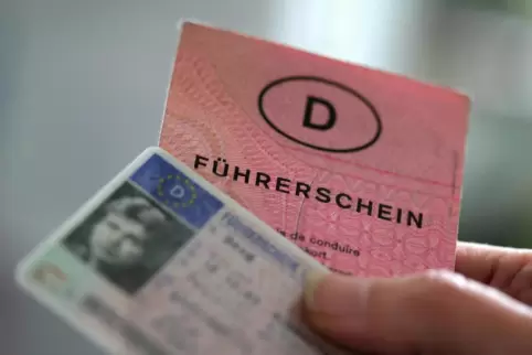 Rheinland-Pfalz sieht keine rechtliche Grundlage für eine Rücknahme bereits rechtskräftig gewordener Bescheide. Das Saarland dag