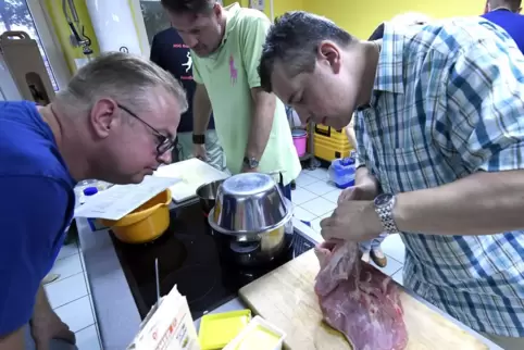 Kochkurse wie den 2016 angebotenen Kurs für Männer in Dirmstein können und wollen die Landfrauen wegen der aktuell gültigen Coro