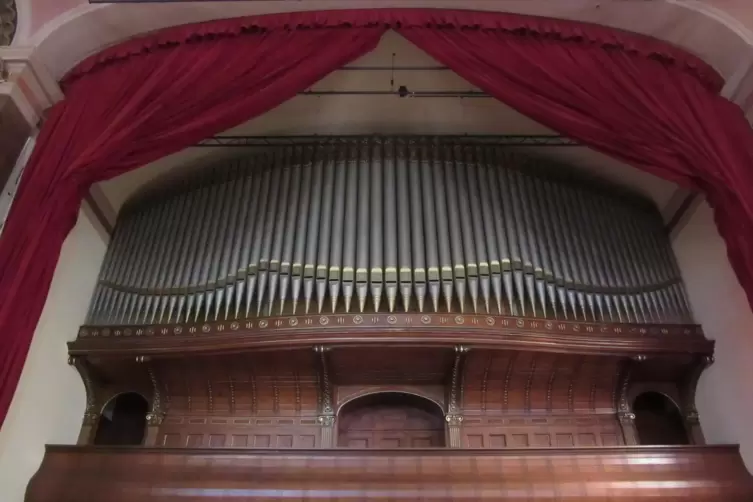 Mit Kaufmanns Expertise wird die Orgel der Stadthalle Heidelberg restauriert.